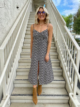 Load image into Gallery viewer, Floral Daze Midi Dress