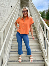 Load image into Gallery viewer, Solana Short Sleeve Button Down