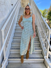 Load image into Gallery viewer, Jaylee Floral Maxi Dress
