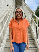 Load image into Gallery viewer, Solana Short Sleeve Button Down