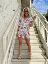 Load image into Gallery viewer, Daytrip Floral Shorts