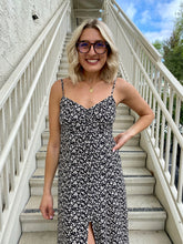 Load image into Gallery viewer, Floral Daze Midi Dress