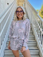 Load image into Gallery viewer, Izzie Floral Shorts