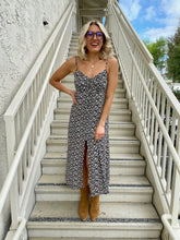 Load image into Gallery viewer, Floral Daze Midi Dress