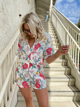 Load image into Gallery viewer, Daytrip Floral Shorts