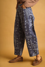 Load image into Gallery viewer, Paisley Print Denim
