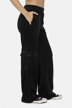 Load image into Gallery viewer, Winter In Europe Cargo Pant in Black
