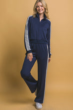 Load image into Gallery viewer, Sporty Zip Up
