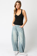 Load image into Gallery viewer, Easy Wear Tank in Black
