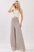 Load image into Gallery viewer, Mav Flowy Pant
