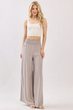Load image into Gallery viewer, Mav Flowy Pant
