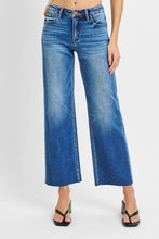 Load image into Gallery viewer, Cyn Clean Cut Denim
