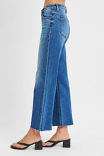 Load image into Gallery viewer, Cyn Clean Cut Denim
