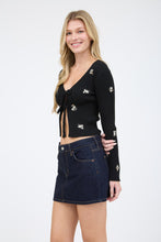 Load image into Gallery viewer, Beso Floral Tie Sweater
