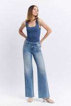 Load image into Gallery viewer, Wendy Mid Rise Denim
