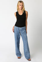 Load image into Gallery viewer, Basic V-neck Tank
