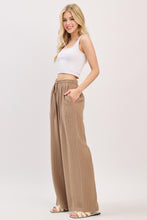 Load image into Gallery viewer, Fall Time Flowy Pant
