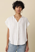 Load image into Gallery viewer, Hazel Linen Button Up
